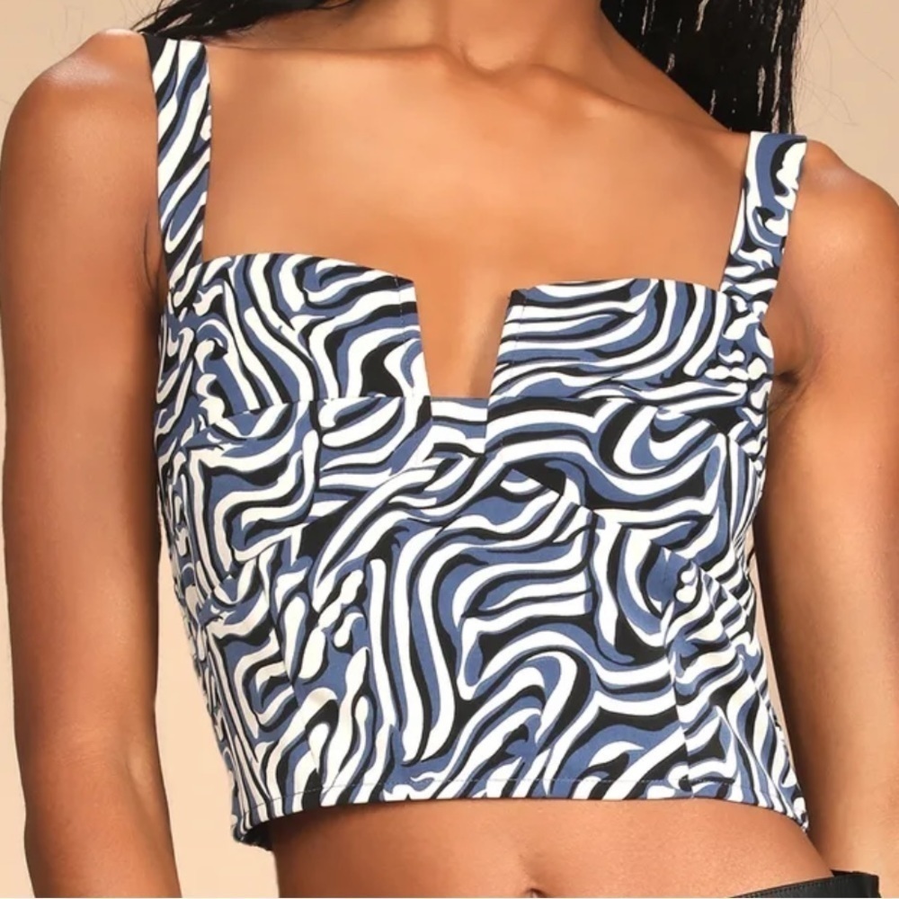 NWT Lulus With a Twist Blue Multi Notched Cropped Tank Top Size Large